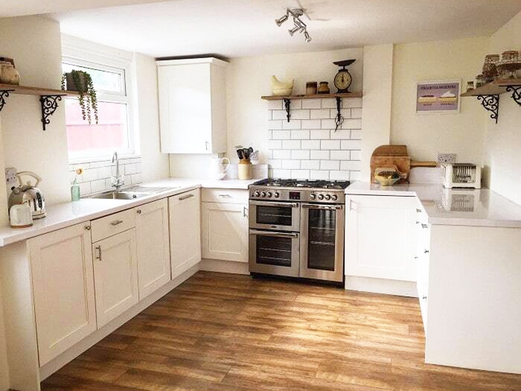 Amberley_Kitchen_After_1n-min